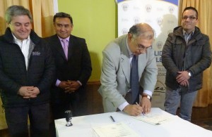 Firma quiero mi barrio 03 junio 2015 1